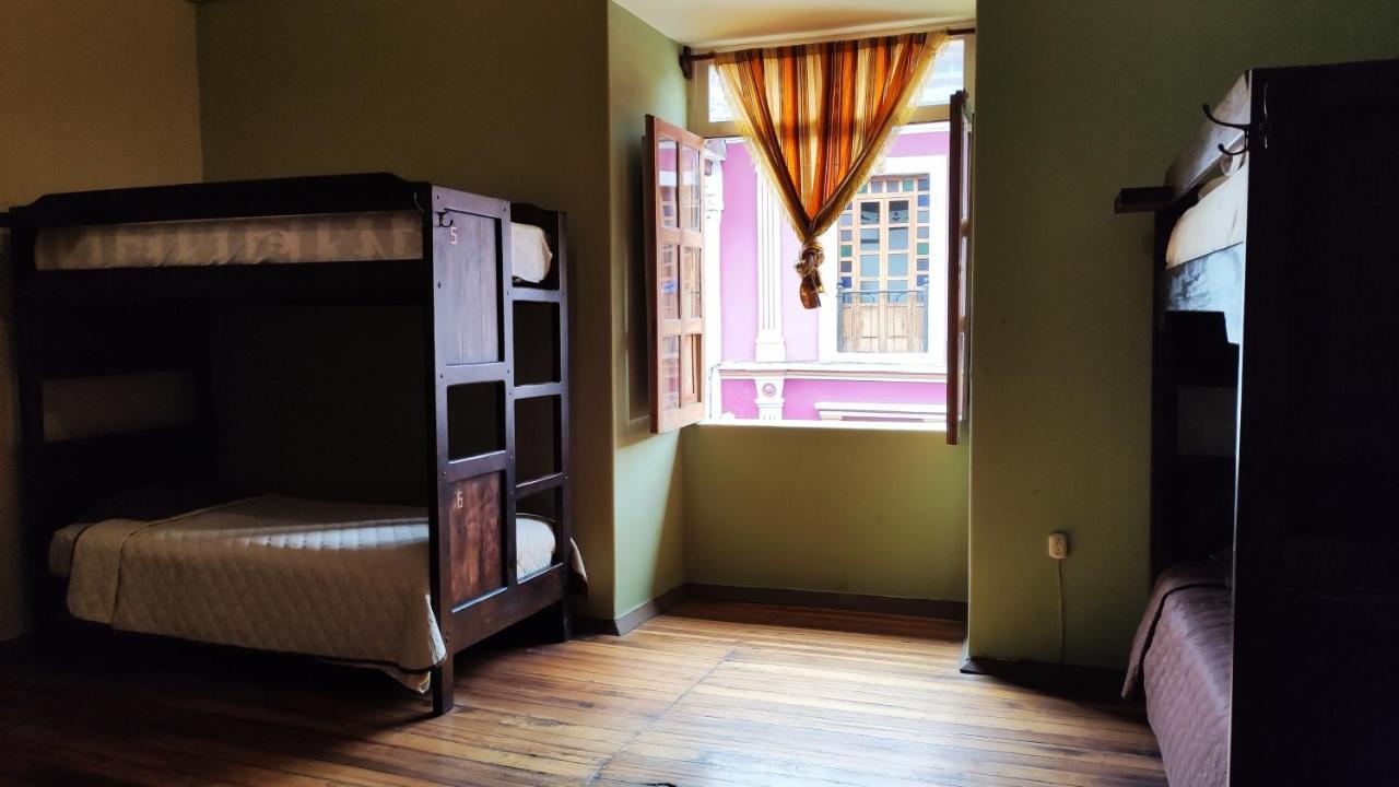 Yakumama Hostel *